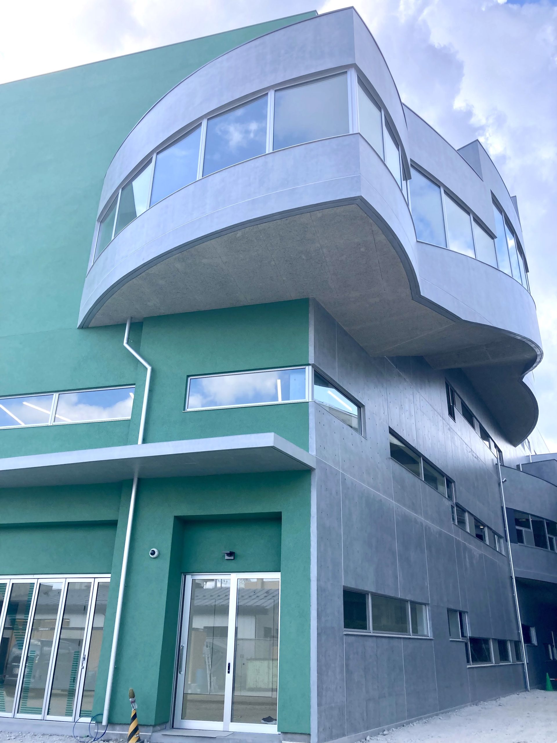 【保護者の皆さまへ】新校舎(S館)見学について